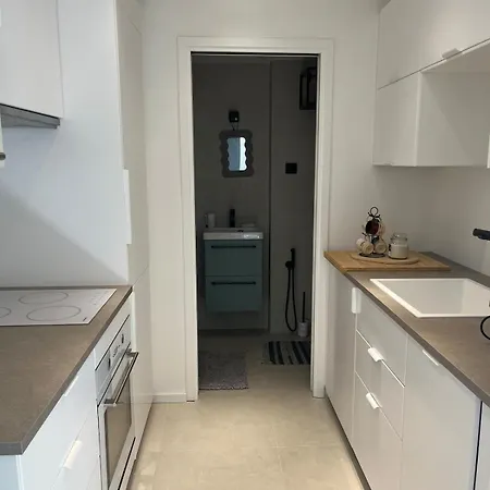 New Fully Equipped Apartment *